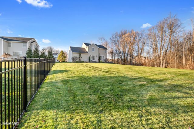 42 Chester Drive, Halfmoon, NY 12118