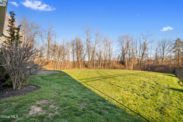 42 Chester Drive, Halfmoon, NY 12118