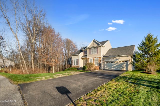 42 Chester Drive, Halfmoon, NY 12118