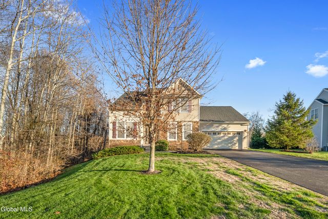 42 Chester Drive, Halfmoon, NY 12118