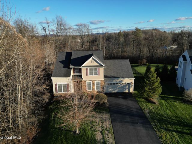 42 Chester Drive, Halfmoon, NY 12118