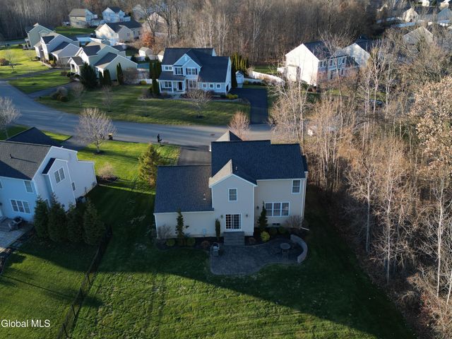 42 Chester Drive, Halfmoon, NY 12118