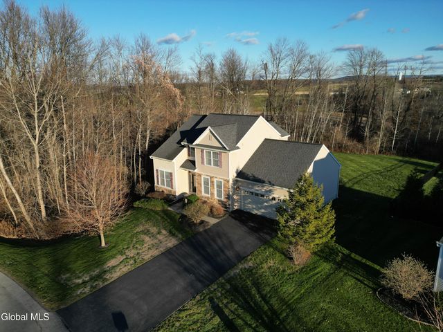 42 Chester Drive, Halfmoon, NY 12118