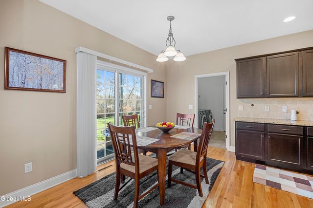 42 Chester Drive, Halfmoon, NY 12118