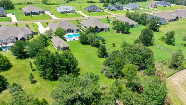 5527 Millstone Drive, College Station, TX 77845