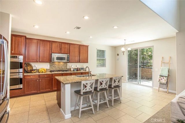 17122 Broken Rock Court, Riverside, CA 92503