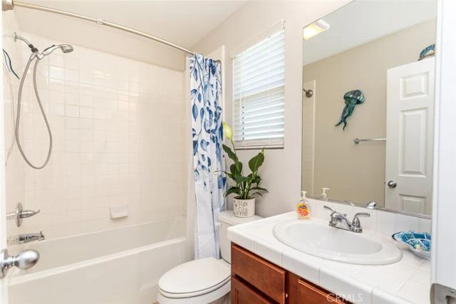 17122 Broken Rock Court, Riverside, CA 92503