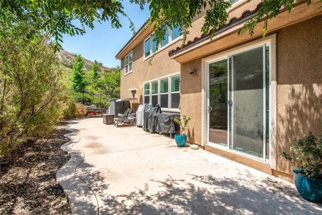 17122 Broken Rock Court, Riverside, CA 92503