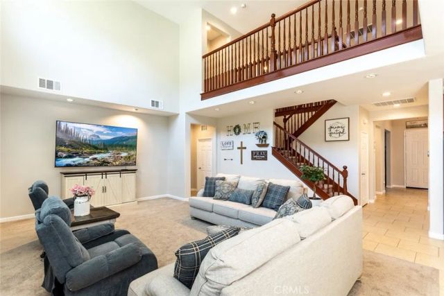 17122 Broken Rock Court, Riverside, CA 92503