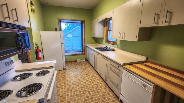 57 N Terrace N, Fargo, ND 58102