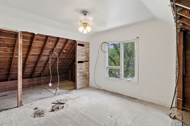 7220 N Hamilton Avenue, Chicago, IL 60645
