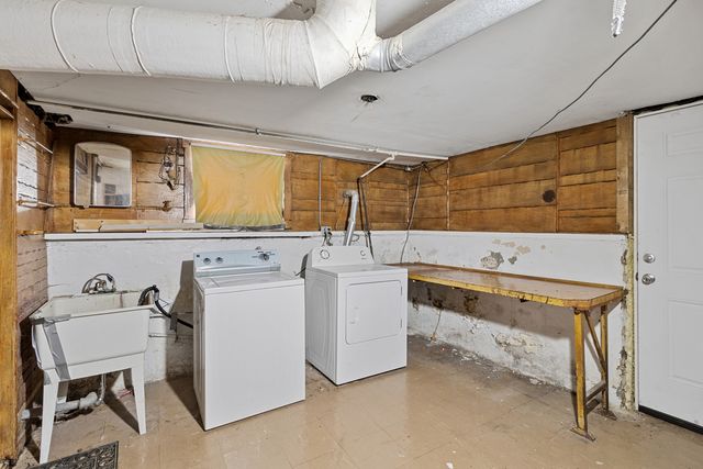 7220 N Hamilton Avenue, Chicago, IL 60645