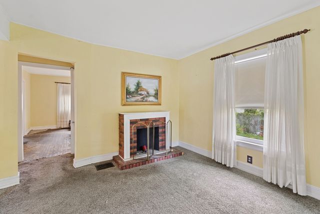 7220 N Hamilton Avenue, Chicago, IL 60645