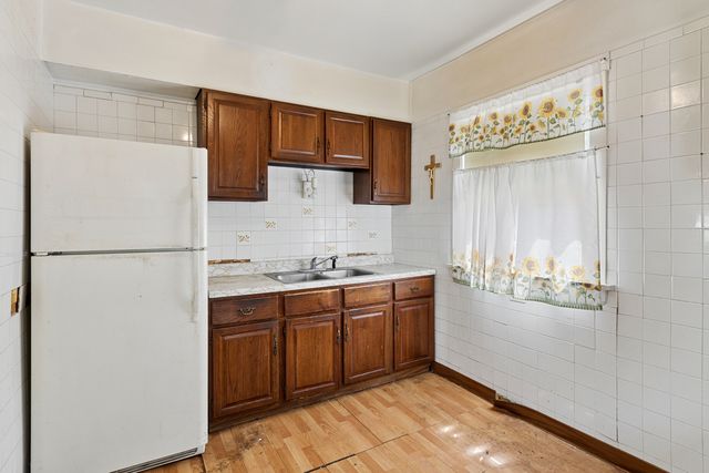 7220 N Hamilton Avenue, Chicago, IL 60645