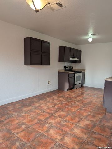 4703 GEORGES FARM, San Antonio, TX 78244