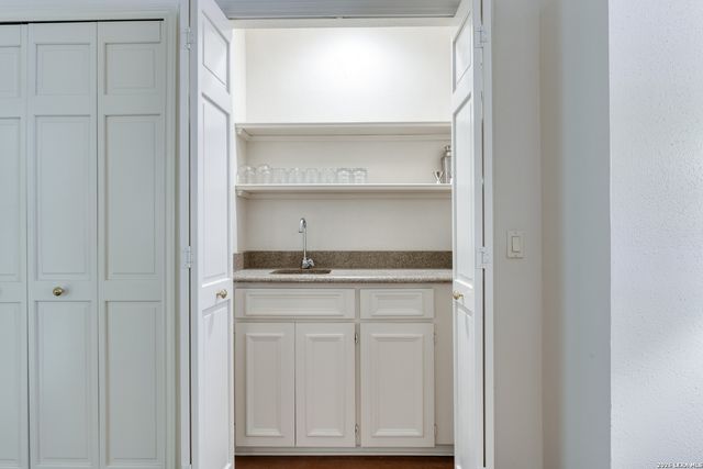 7815 Broadway Apt 401, San Antonio, TX 78209