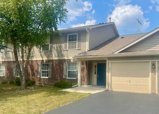 1248 N RED OAK Circle 4, Round Lake Beach, IL 60073