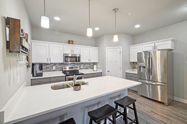 1971 N Windsor Avenue, Cottage Grove, WI 53527