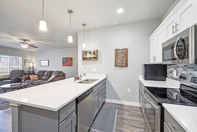 1971 N Windsor Avenue, Cottage Grove, WI 53527