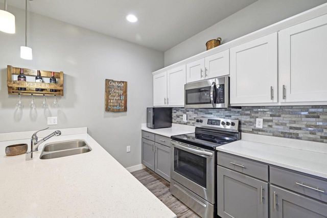 1971 N Windsor Avenue, Cottage Grove, WI 53527