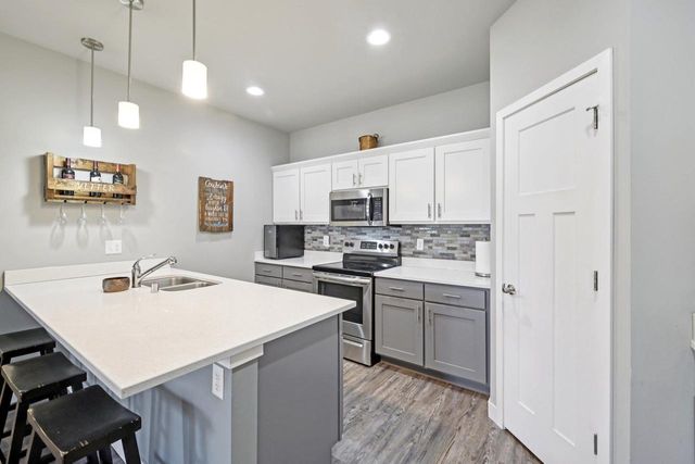 1971 N Windsor Avenue, Cottage Grove, WI 53527