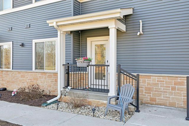 1971 N Windsor Avenue, Cottage Grove, WI 53527