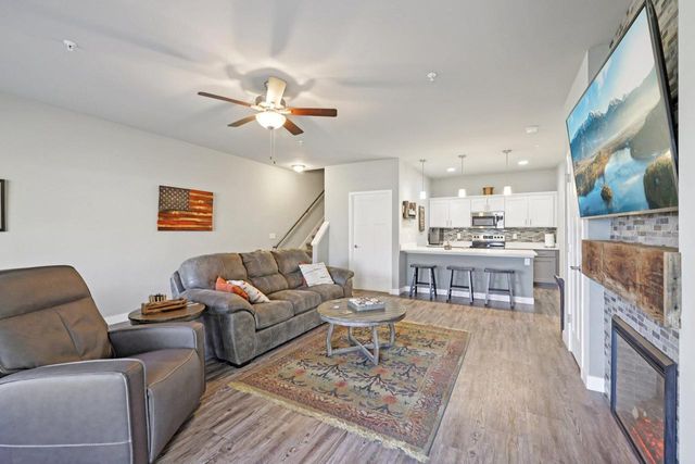 1971 N Windsor Avenue, Cottage Grove, WI 53527