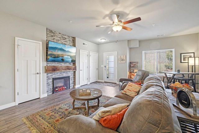 1971 N Windsor Avenue, Cottage Grove, WI 53527