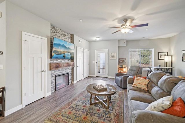 1971 N Windsor Avenue, Cottage Grove, WI 53527