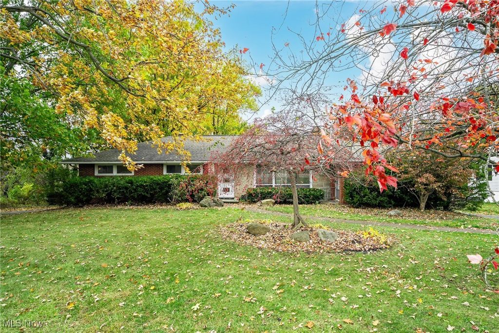 38850 Detroit Road, Avon, OH 44011