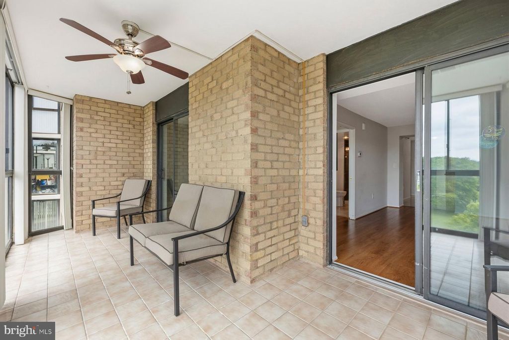 Image 14 of property listing at 15101 INTERLACHEN DR #1-412, Silver Spring, MD 20906