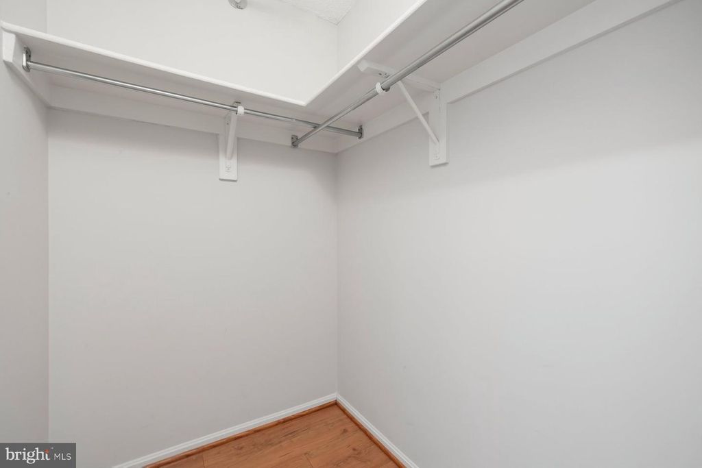Image 26 of property listing at 15101 INTERLACHEN DR #1-412, Silver Spring, MD 20906