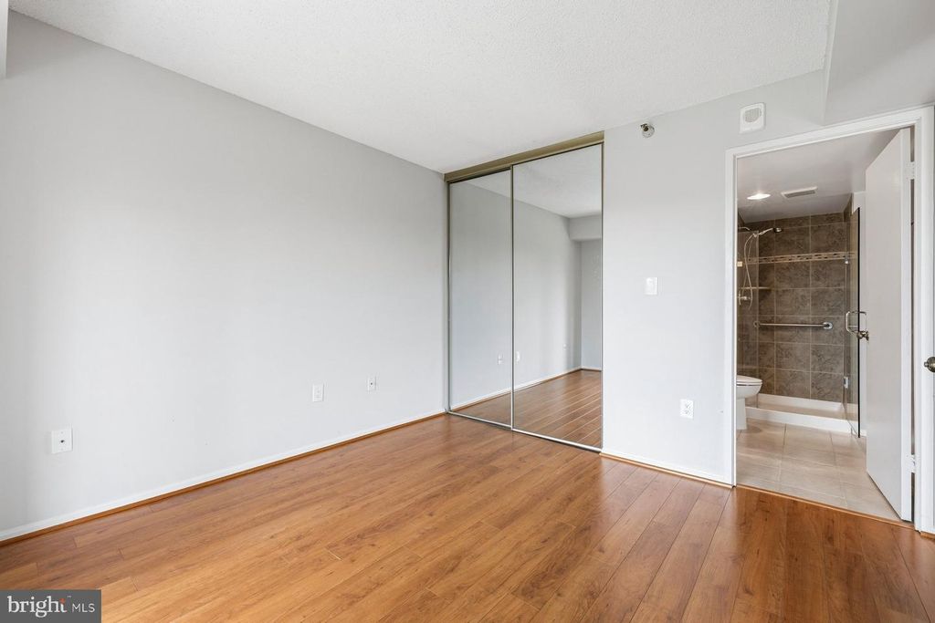 Image 34 of property listing at 15101 INTERLACHEN DR #1-412, Silver Spring, MD 20906