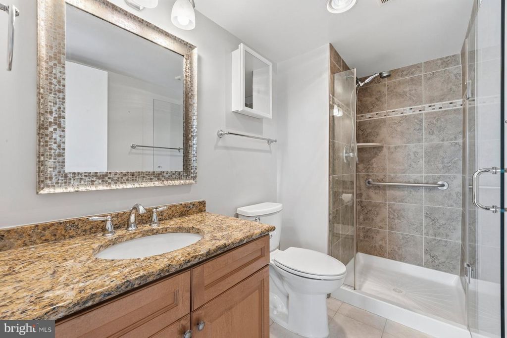 Image 35 of property listing at 15101 INTERLACHEN DR #1-412, Silver Spring, MD 20906