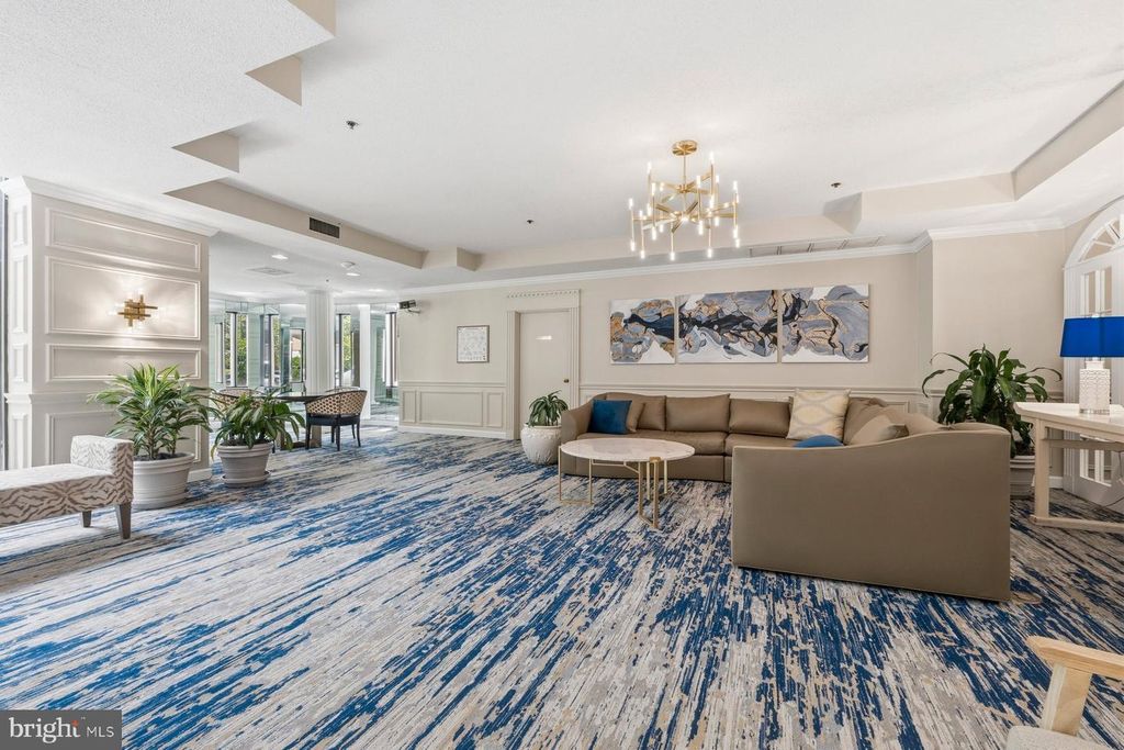 Image 40 of property listing at 15101 INTERLACHEN DR #1-412, Silver Spring, MD 20906