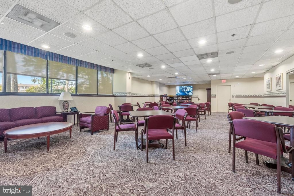Image 42 of property listing at 15101 INTERLACHEN DR #1-412, Silver Spring, MD 20906