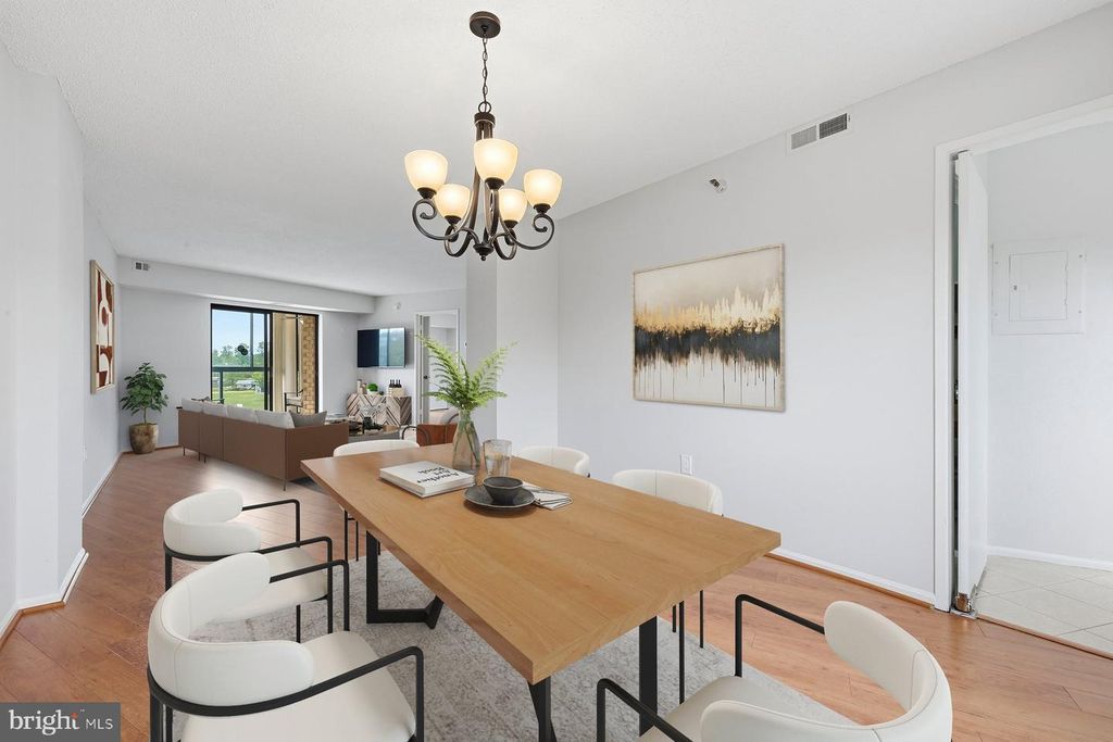 Image 5 of property listing at 15101 INTERLACHEN DR #1-412, Silver Spring, MD 20906