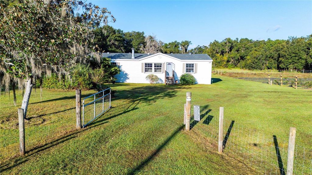 12112 CR 727, Webster, FL 33597