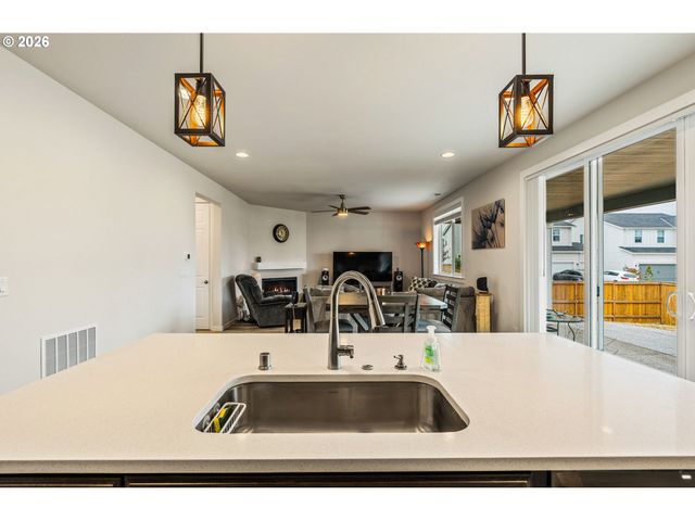 531 N AVERY Dr, Ridgefield, WA 98642