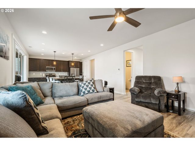 531 N AVERY Dr, Ridgefield, WA 98642