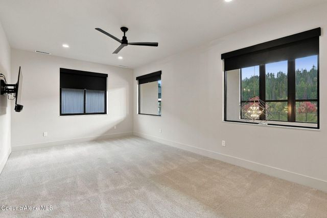 2886 N ATLAS RD, Coeur D'alene, ID 83814