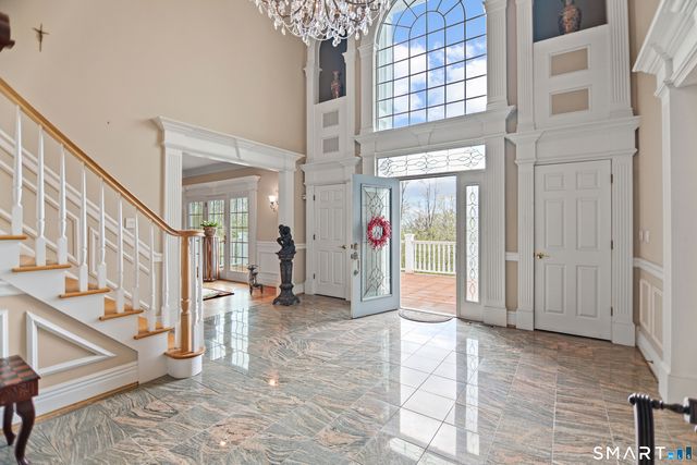 83 Bayberry Hill Road, Avon, CT 06001