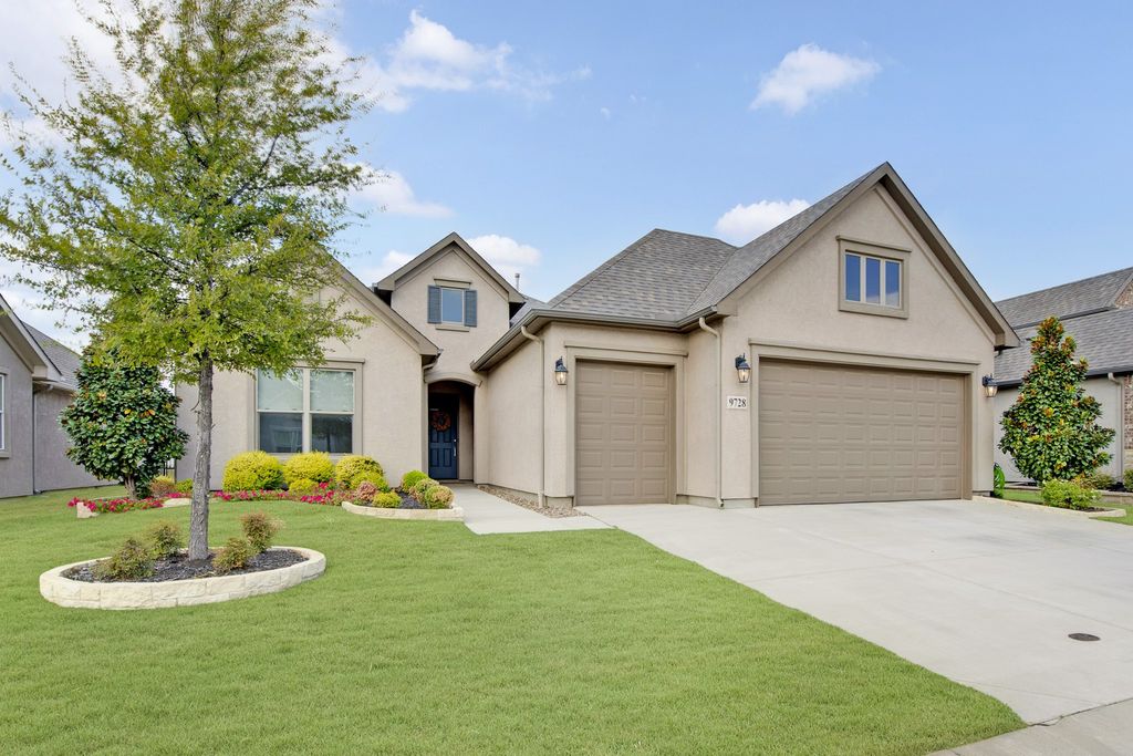9728 Silver Rock Way, Denton, TX 76207 — exterior