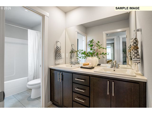 1008 Legacy St, Eugene, OR 97402