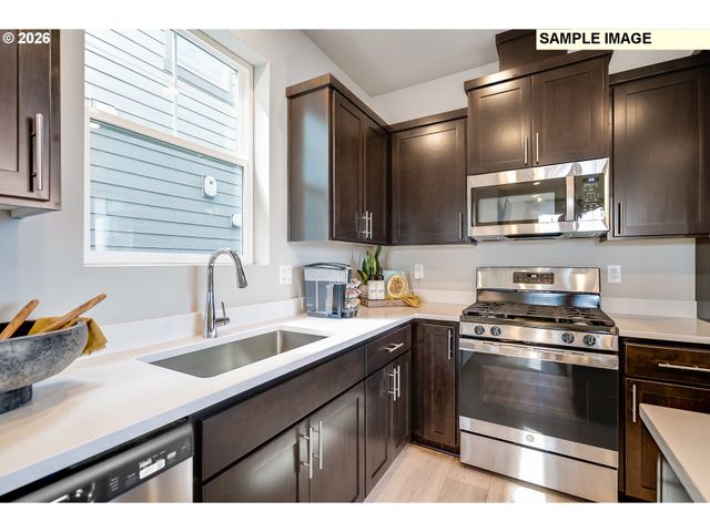 1008 Legacy St, Eugene, OR 97402