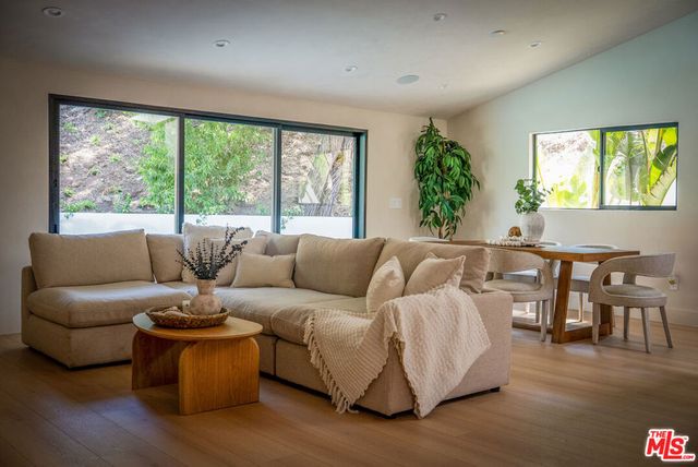 20466 Miranda Street, Woodland Hills, CA 91367