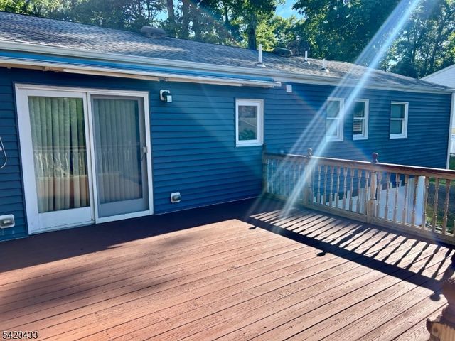 73 Elba Ave, Hopatcong Boro, NJ 07843