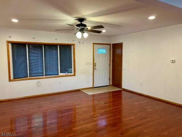 73 Elba Ave, Hopatcong Boro, NJ 07843