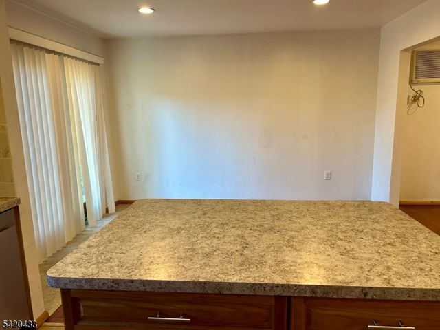 73 Elba Ave, Hopatcong Boro, NJ 07843