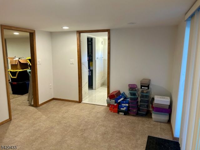 73 Elba Ave, Hopatcong Boro, NJ 07843